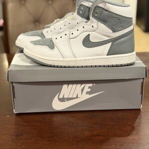 Size 8 Men’s Nike Air Jordan 1 Retro High OG - Stealth/White